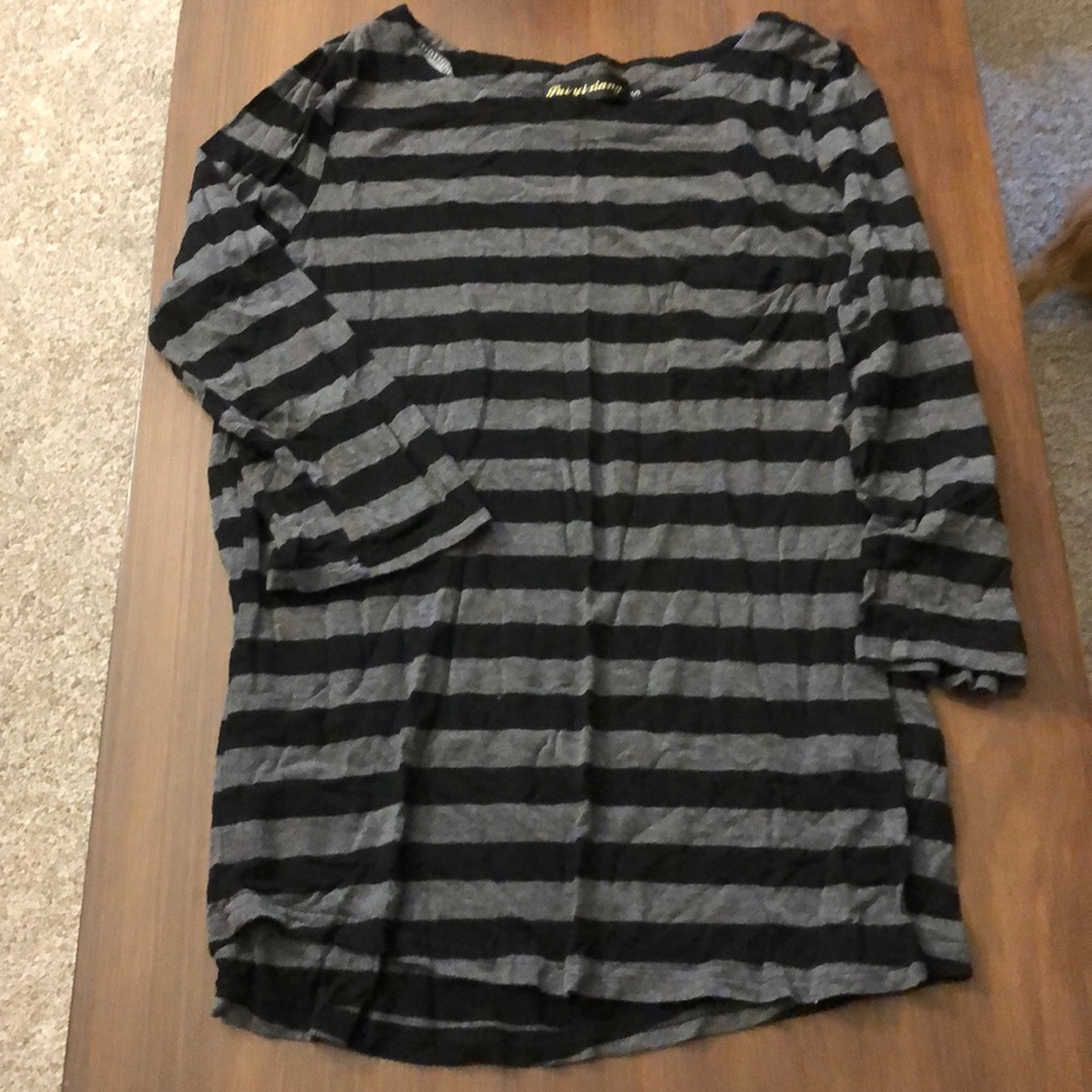 Black and gray striped shirt.